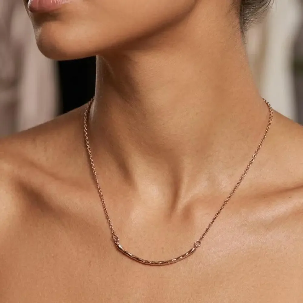 Rose gold necklace with bar